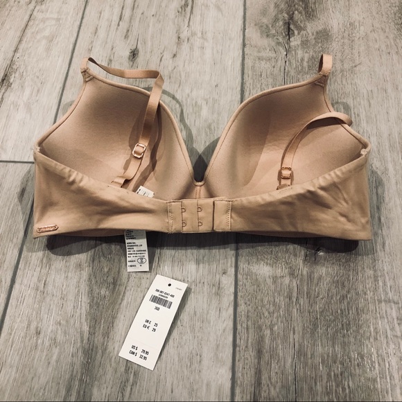 Gilly Hicks Wireless Bra - Picture 6 of 7